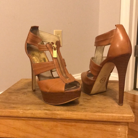 Michael Kors Healed Sandals - Picture 1 of 1